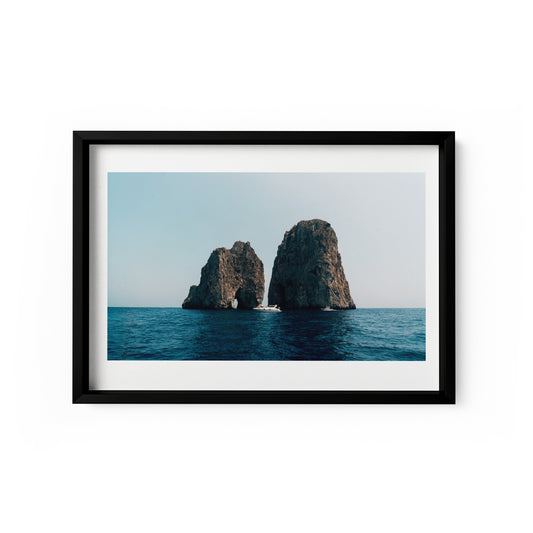 Between the Rocks (Italy)